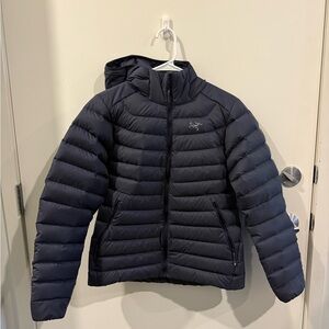 Arc’teryx navy small women’s jacket NEVER WORN BEFORE